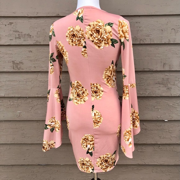 Sweet floral bodycon with bell sleeves! - Picture 5 of 6